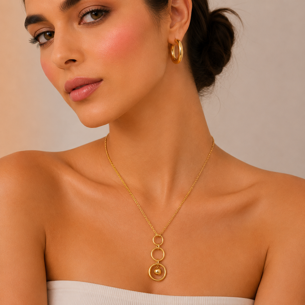 Interlocking Circle Pendant Necklace