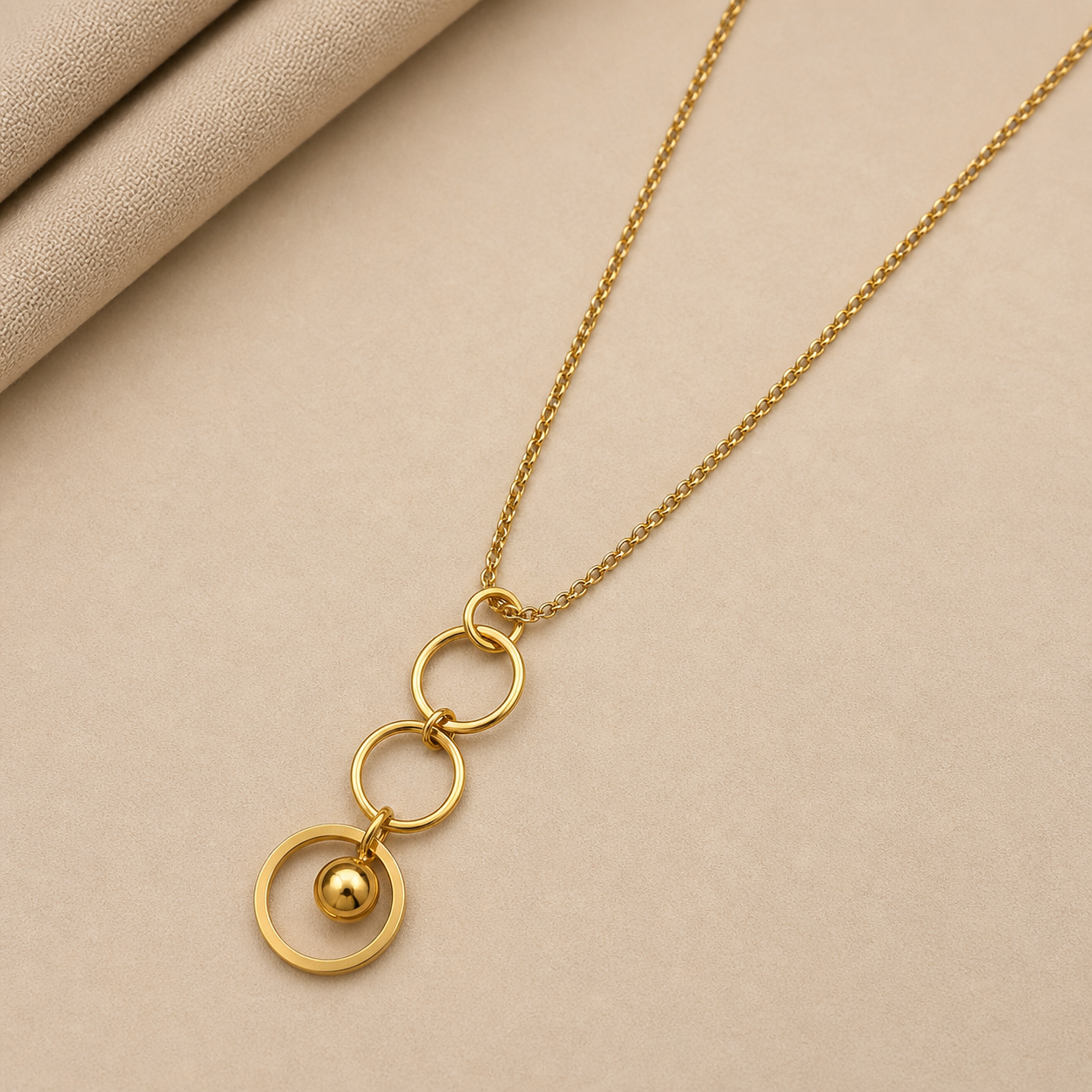 Interlocking Circle Pendant Necklace